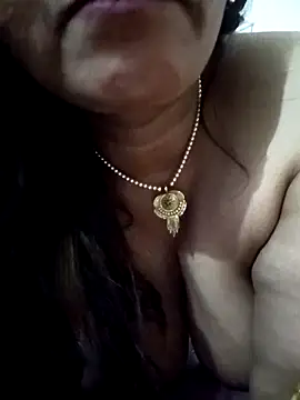 Landkipyasibhabhi's cam snapshot