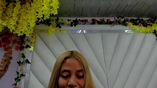 Dakota_Angell_'s cam snapshot