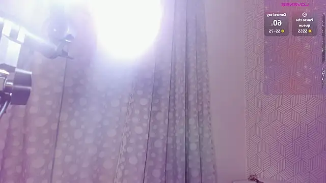 Selena_fox7's cam snapshot