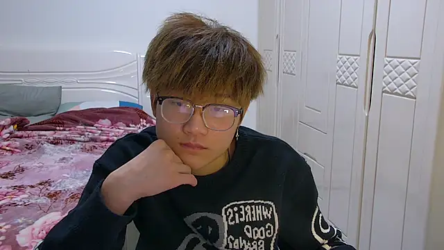 KK-cuteboy live sex cam