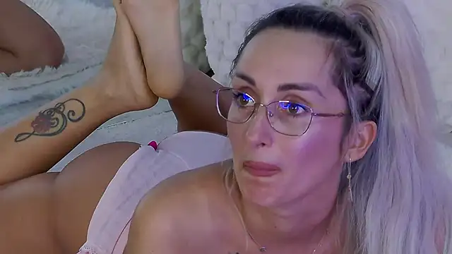 IsabelleEthan's cam snapshot