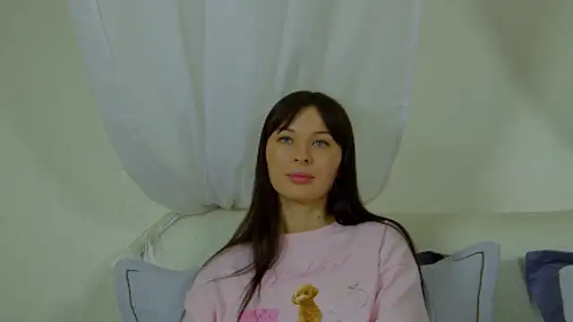 AlexandraBloom's cam snapshot