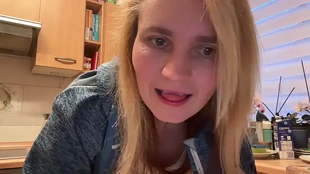 s-te-fan-i's cam snapshot