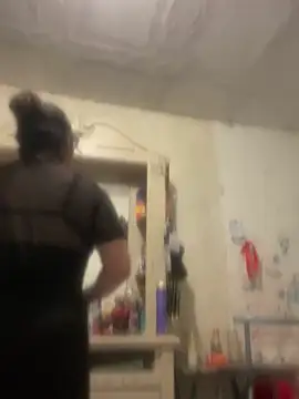 Lucrecia_33's cam snapshot