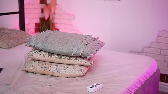 CallieDoll's cam snapshot