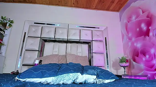 emili_clark's cam snapshot