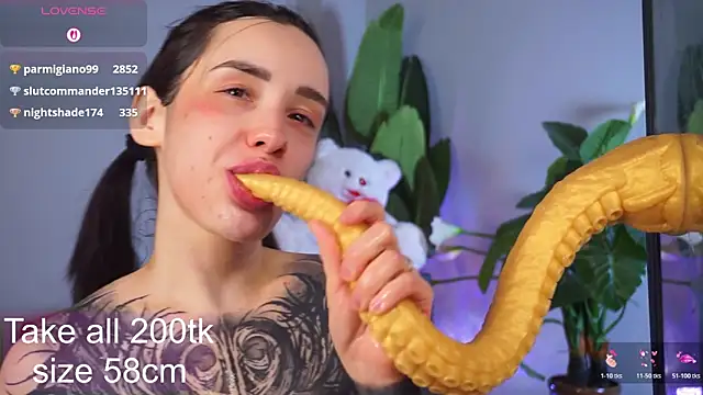 EvaCanton's cam snapshot