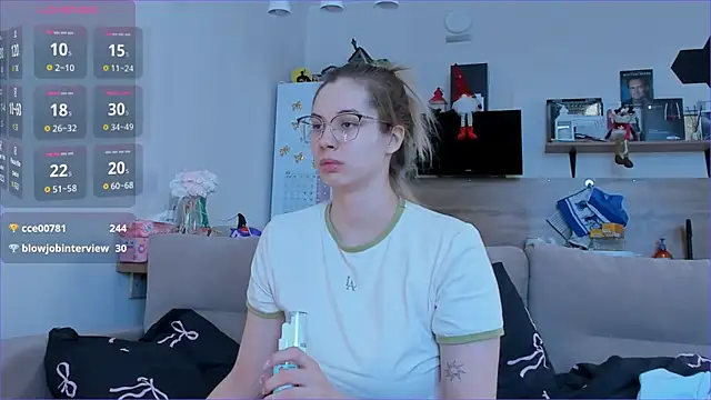 Girl_alone_home live sex cam