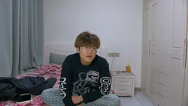 KK-cuteboy's cam snapshot