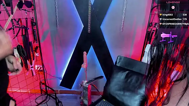 MissScarlet_Ela_bdsm's cam snapshot