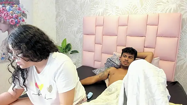 Dave_And_Emma's cam snapshot