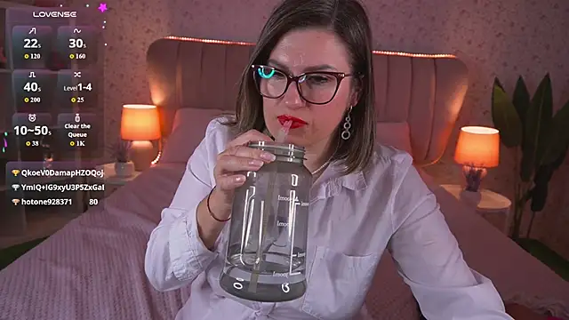 KiraRoxx live sex cam