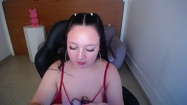 emma_adams_t's cam snapshot