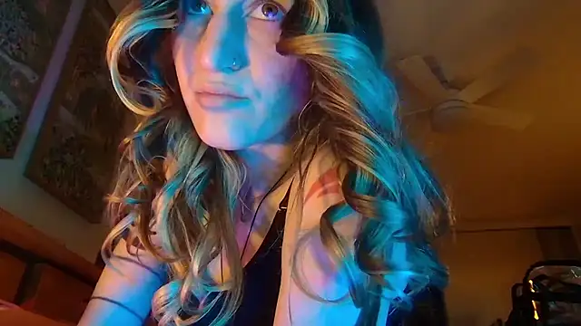 lavender_spits's cam snapshot