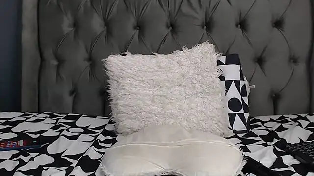 LOYAL_SASHA's cam snapshot