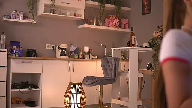 ButterflyLeah's cam snapshot