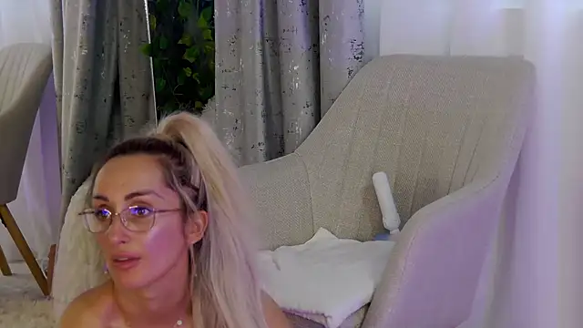 IsabelleEthan's cam snapshot