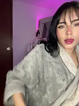 salome_polaniiee's cam snapshot