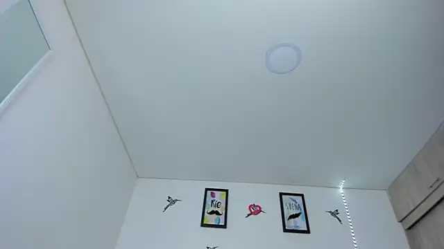 im_sarah34's cam snapshot