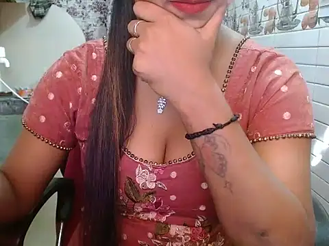 LovingPihu's cam snapshot