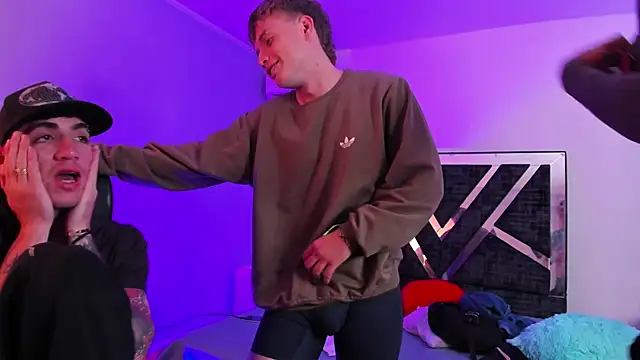 Handsomeboyss19's cam snapshot