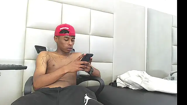 TonnyMarck live sex cam