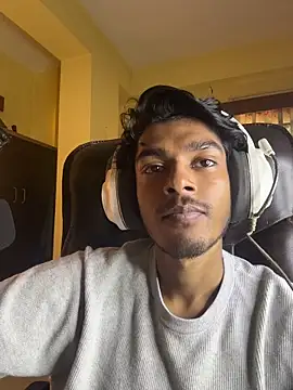 RavenKisses live sex cam