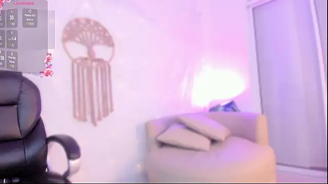 Ginni_charlotte's cam snapshot