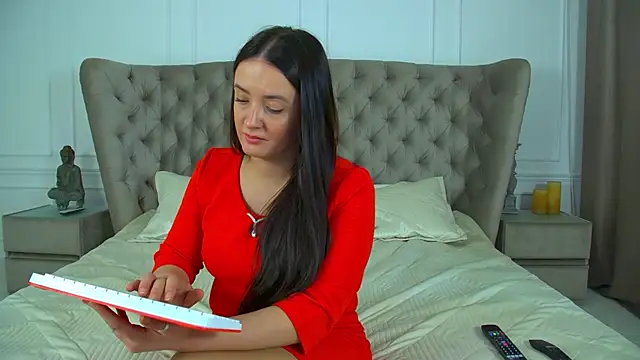 ElinaBellucci's cam snapshot