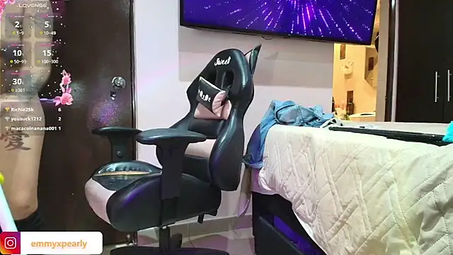 emyxpearly's cam snapshot