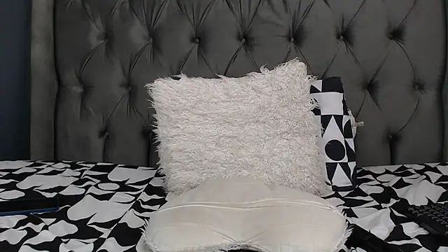 LOYAL_SASHA's cam snapshot