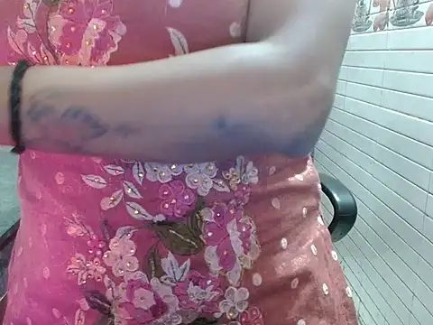 LovingPihu's cam snapshot