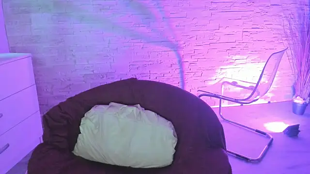 BellaNoir_'s cam snapshot