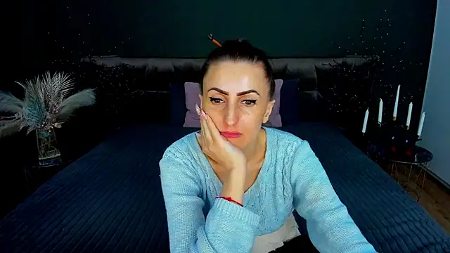 Rebecca_Diamond's cam snapshot