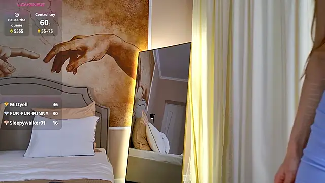 LeyaAtwood's cam snapshot