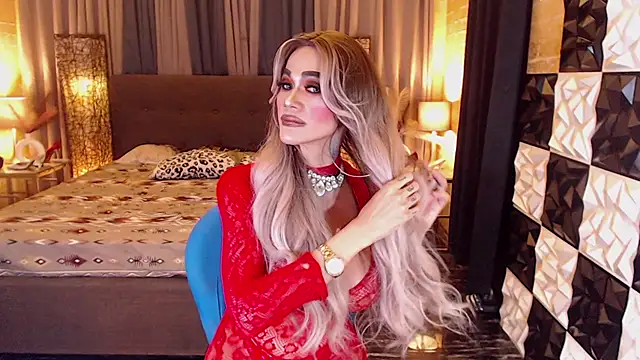 MonstrousCockDiva live sex cam