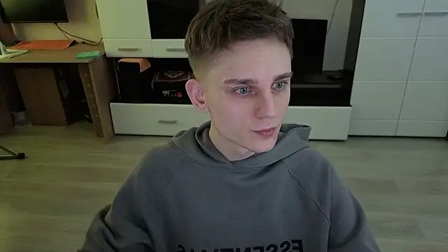 angryzan's cam snapshot