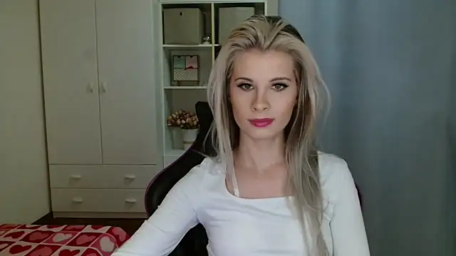 KristineGlow's cam snapshot