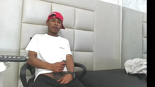 TonnyMarck live sex cam