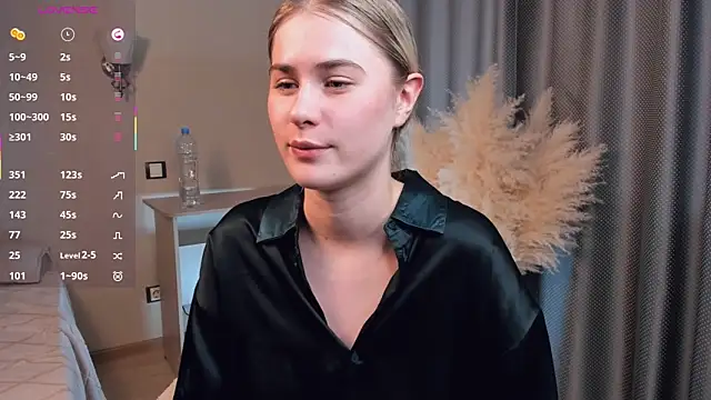 LuanaFincel live sex cam