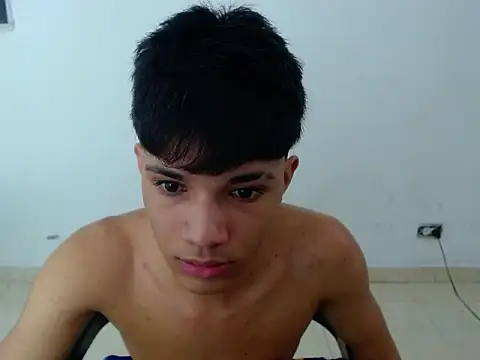 twink_straight_ live sex cam