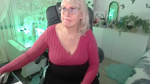 Ghertrude52 live sex cam