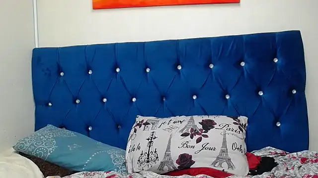 SexyDarkLadyXxx's cam snapshot