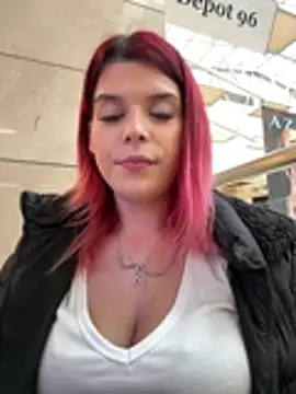 RiriRoseey live sex cam