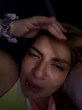 mila_curvy's cam snapshot