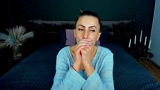 Rebecca_Diamond's cam snapshot