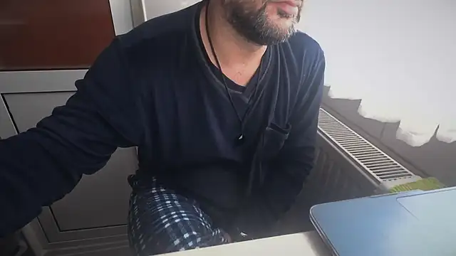 TARKAN1's cam snapshot