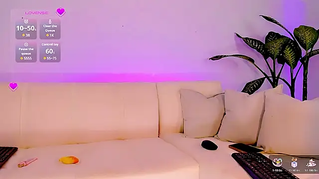 anali_myerss_'s cam snapshot