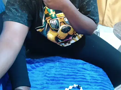 leslysexygirl's cam snapshot