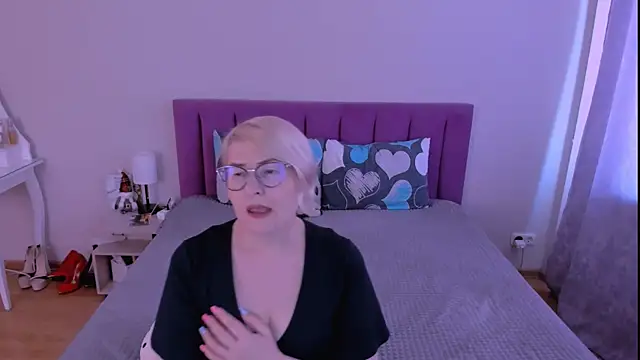 sabrinamacmarren's cam snapshot